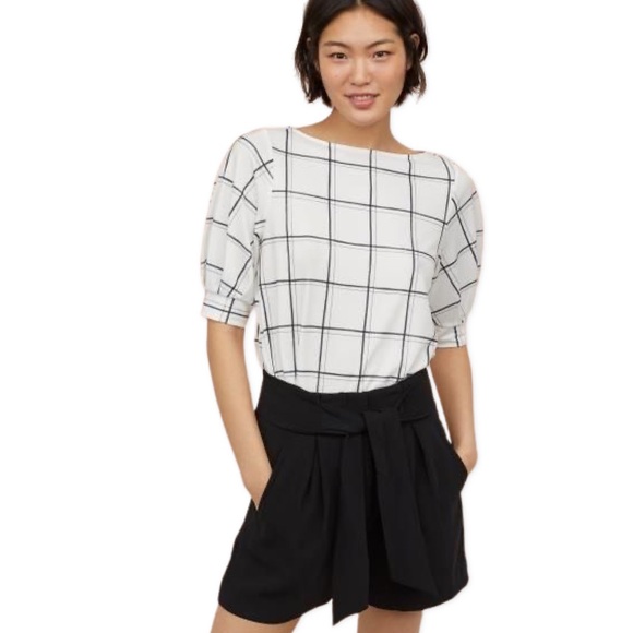 π NWT High Waisted Pleated Tie Up Shorts - Picture 3 of 6